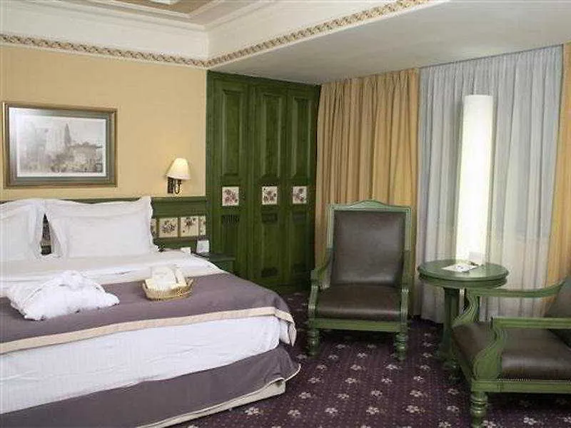 Anemon Kent Izmir Otel 4*,